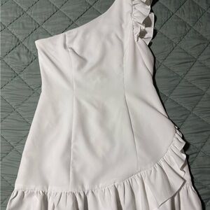 DO+BE White One-Shoulder Dress